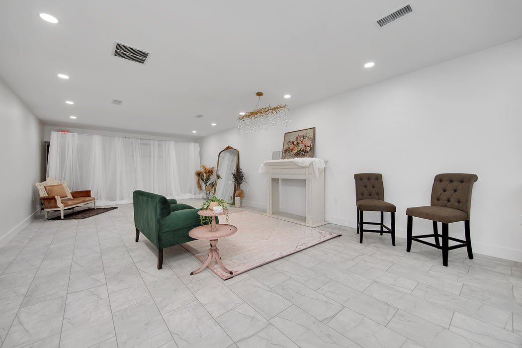 Love Seat - Green Velvet Tufted, roled arms